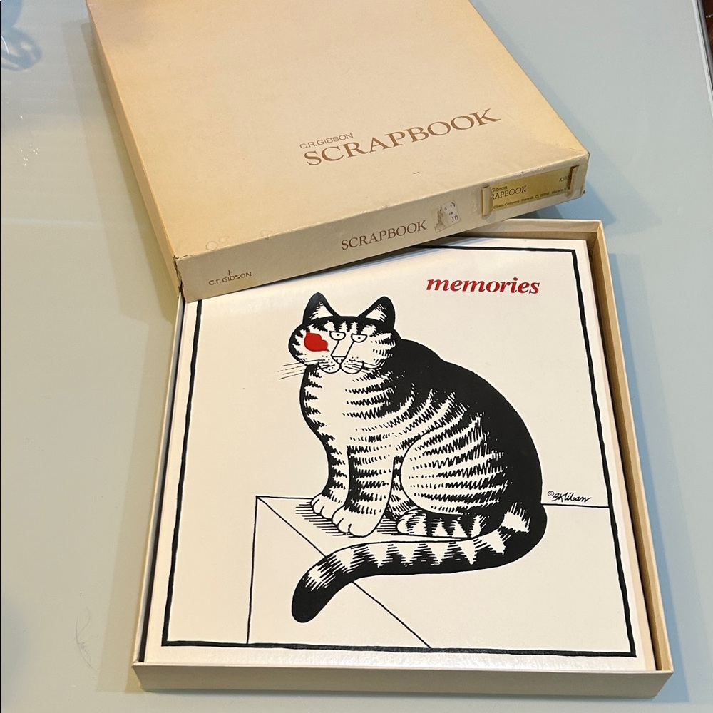 Vintage  collectible large NWOT Gliban Cat Design scrapbook   by C.R. Gibson